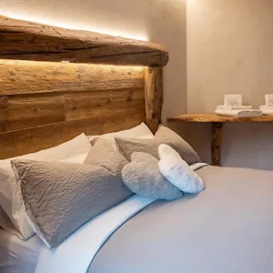 https://residenza-dellaquila.it-lombardy.com